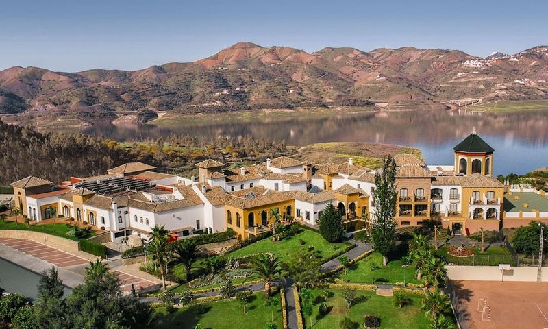 B bou Hotel La Vinuela & Spa - Image 3