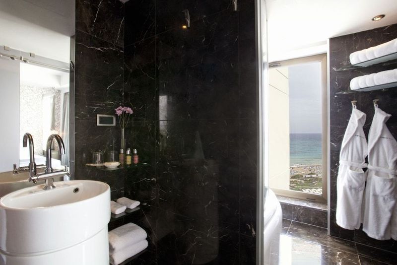 Capo Bay Hotel - Image 9