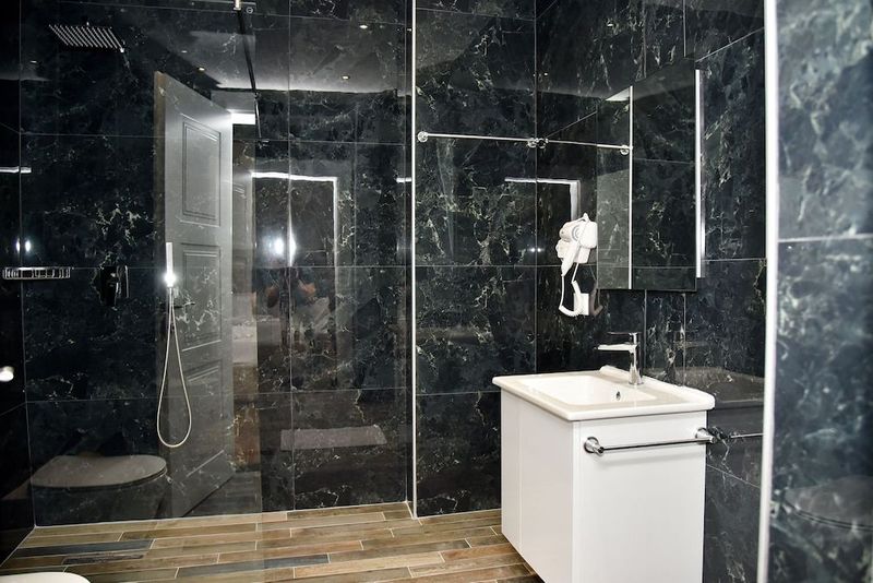 Hotel Lubjana - Image 7