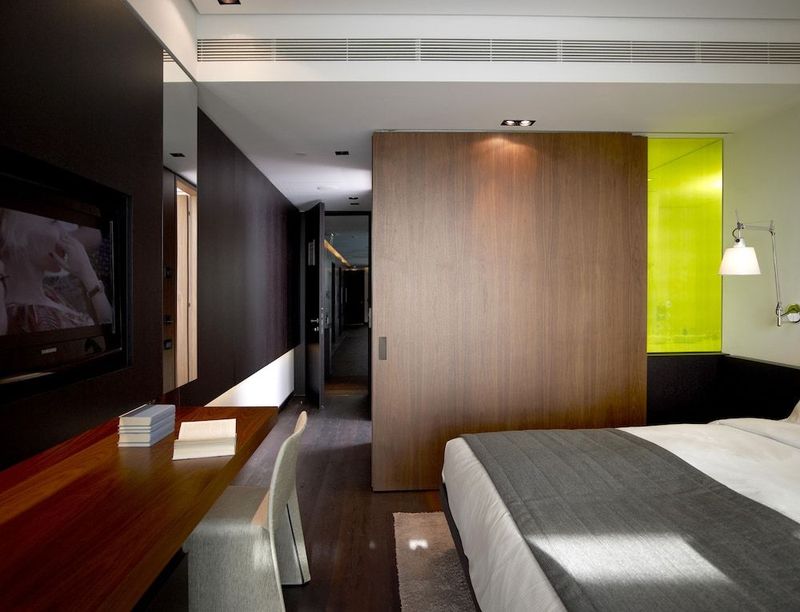 The Met Hotel - Image 4