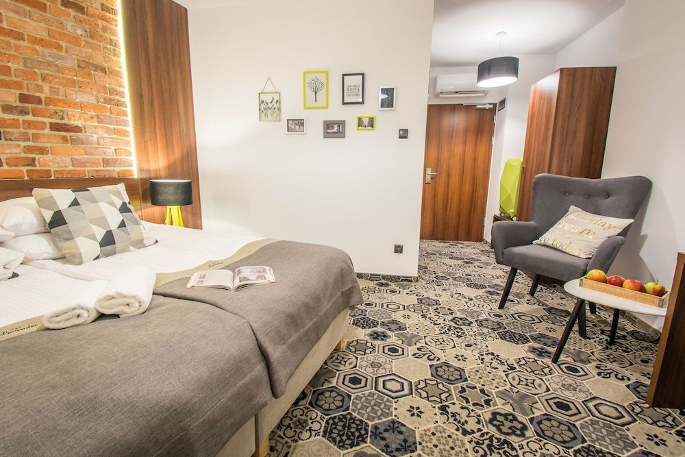 Hotel Lavender - Image 2