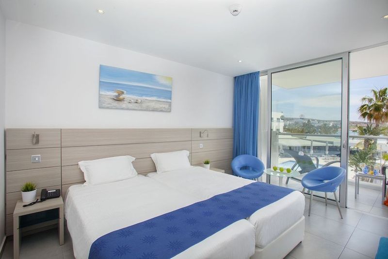 Limanaki Beach Hotel - Image 8