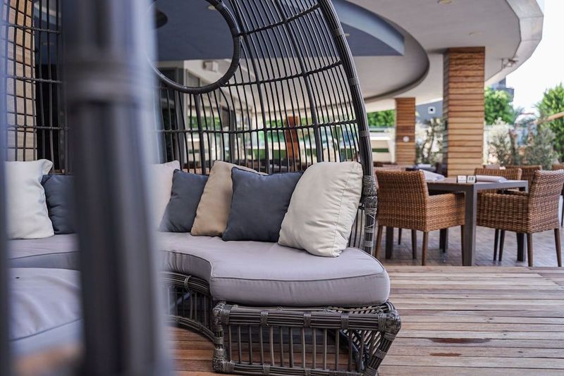 Sunprime C-Lounge Hotel - Image 8