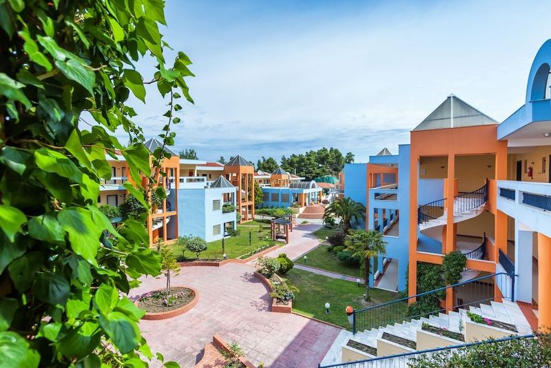 Atrium Hotel - Image 10
