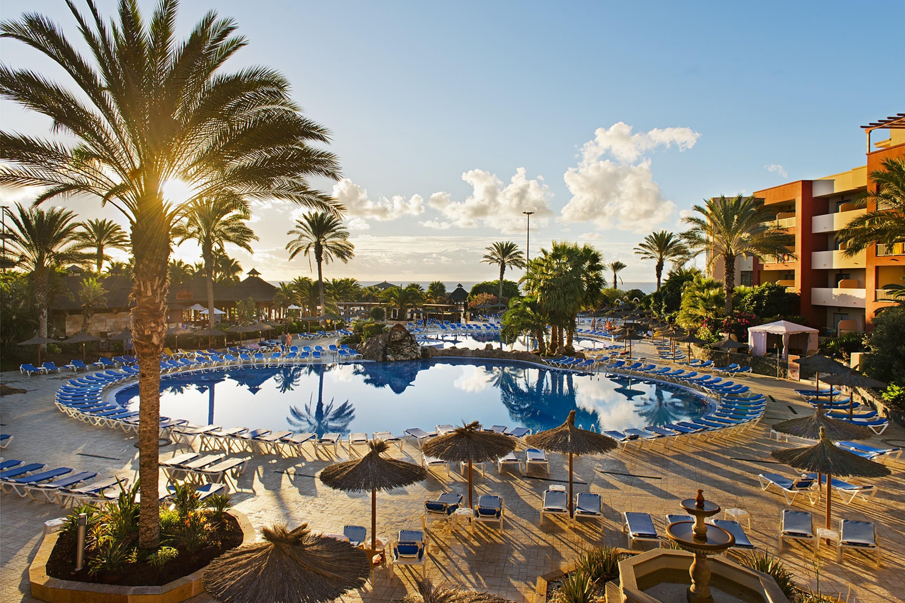 Nyd en ferie med hele familien på Elba Carlota Beach & Convention Resort på Fuerteventura