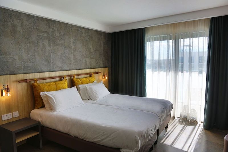 Ivy Hotel - Image 1