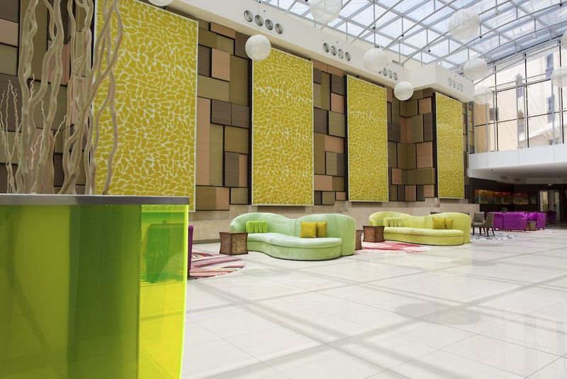 Traders Hotel, Qaryat Al Beri, Abu Dhabi - Image 7