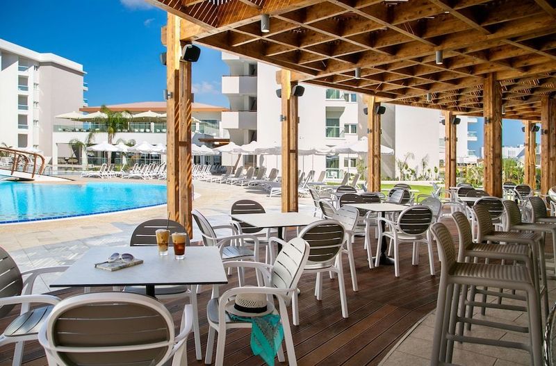 Vangelis Hotel & Suites - Image 9