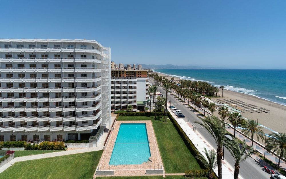 Hotel Apartamentos Bajondillo - Image 1