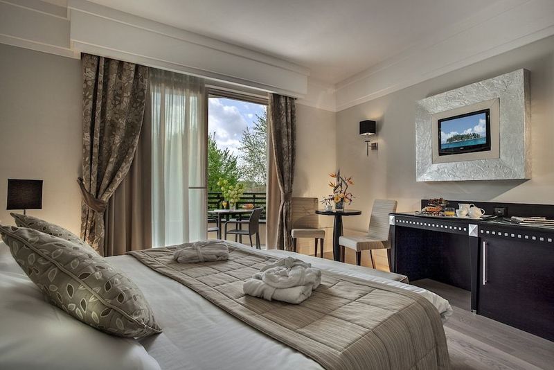 Park Hotel Junior - Image 10