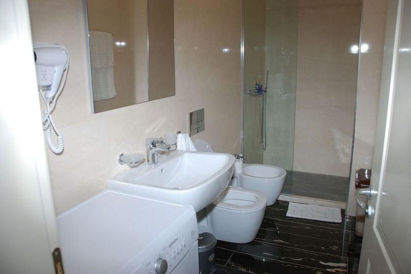 Sunrise Luxury Apartments - Image 9