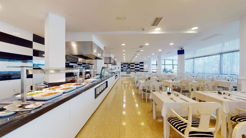 Cala Millor Garden Hotel - Image 5