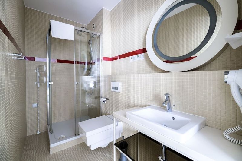 Home Hotel - Image 7