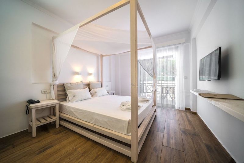 Porto Kalamaki Hotel Apartments - Image 8
