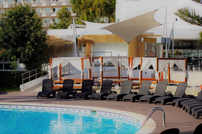 BG Hotel Pamplona - Image 9