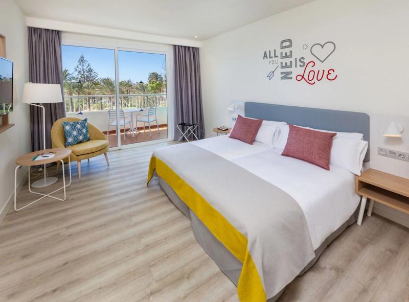 Abora Interclub Atlantic by Lopesan Hotels - Image 2