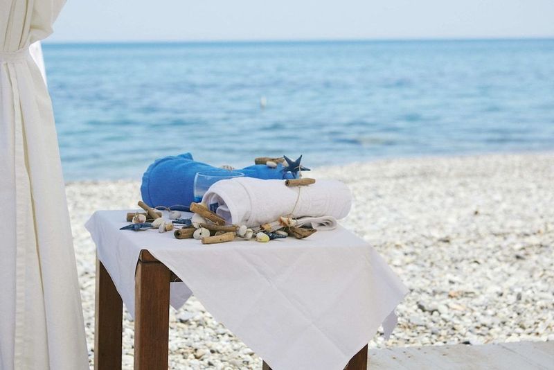 Grand Bay Beach Resort - Image 4