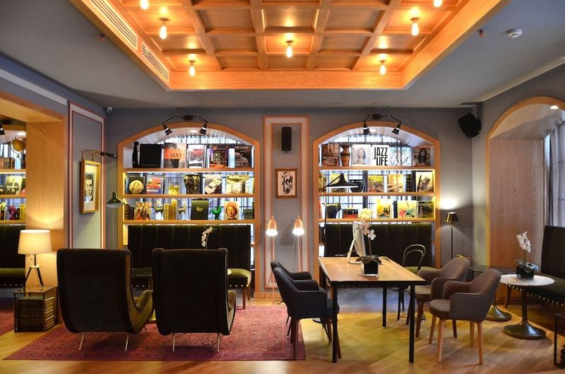 Browns Central Hotel - Image 5