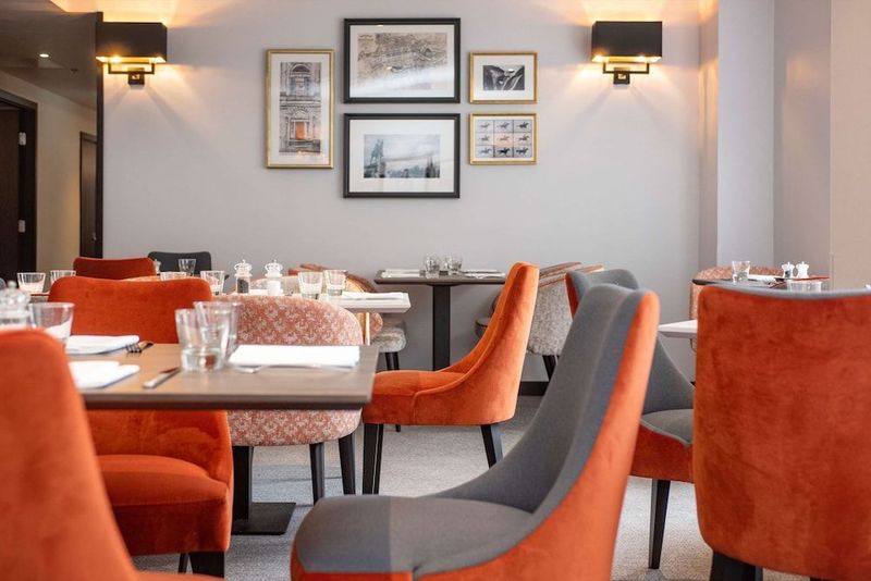 Ten Hill Place Hotel - Image 3