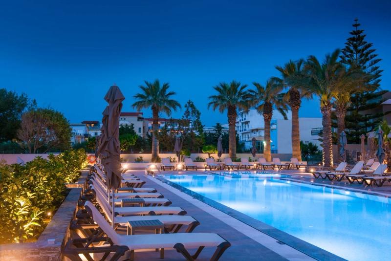 Petousis Hotel & Suites - Image 6