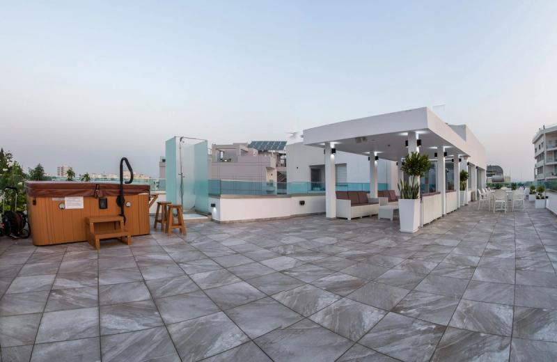 Art & Wine Studios and Apts - Image 7