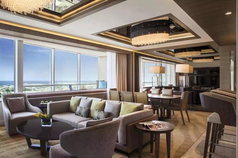 Towers Rotana Hotel - Image 3