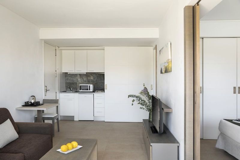 PortoDrach Aparthotel & Suites - Image 10