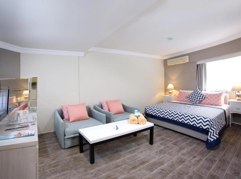 Paloma Marina Suites - Image 10