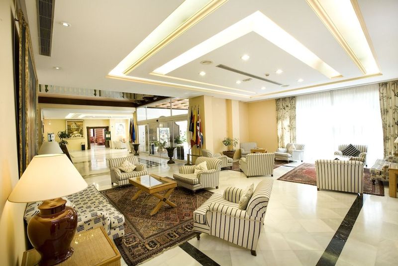 Aparthotel Monarque Sultán - Image 4