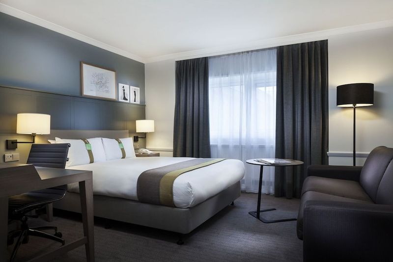 Holiday Inn Regents Park - Image 7