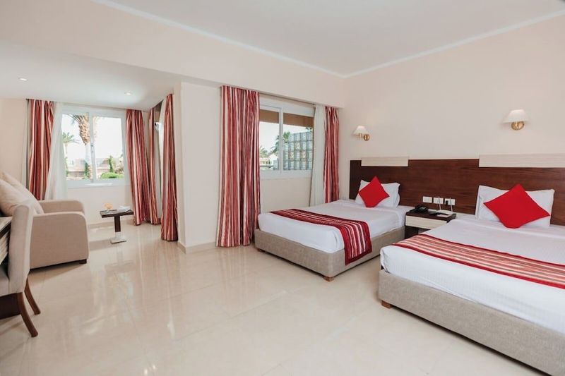 Golden Beach Resort - Image 2