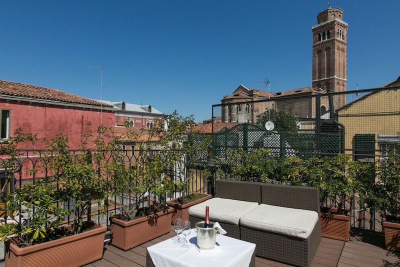 Hotel Pantalon - Image 6