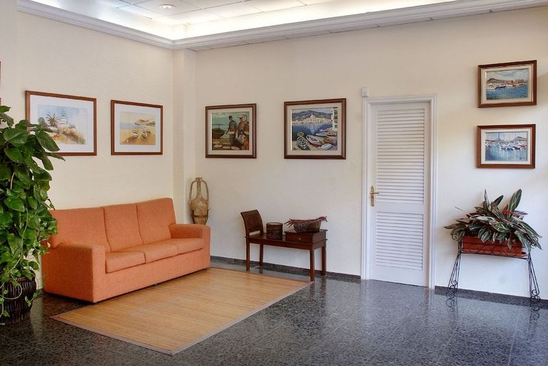 Hotel Catalonia - Image 6