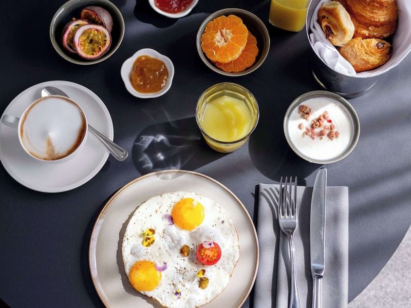 Sofitel Brussels Le Louise Hotel - Image 7