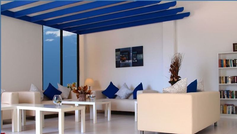Hilltop Gardens Hotel Apartments - Image 2