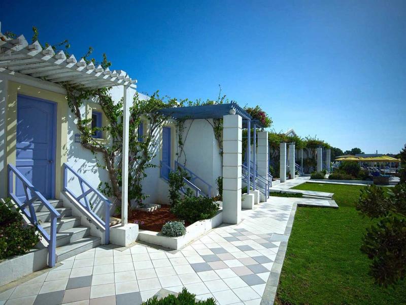 Serita Beach Hotel - Image 2