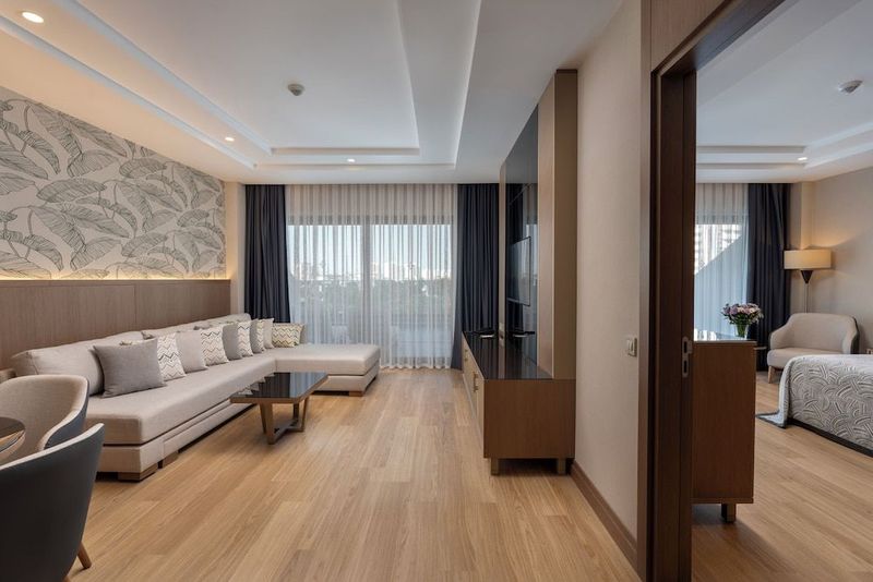 Miracle Resort Hotel - Image 7
