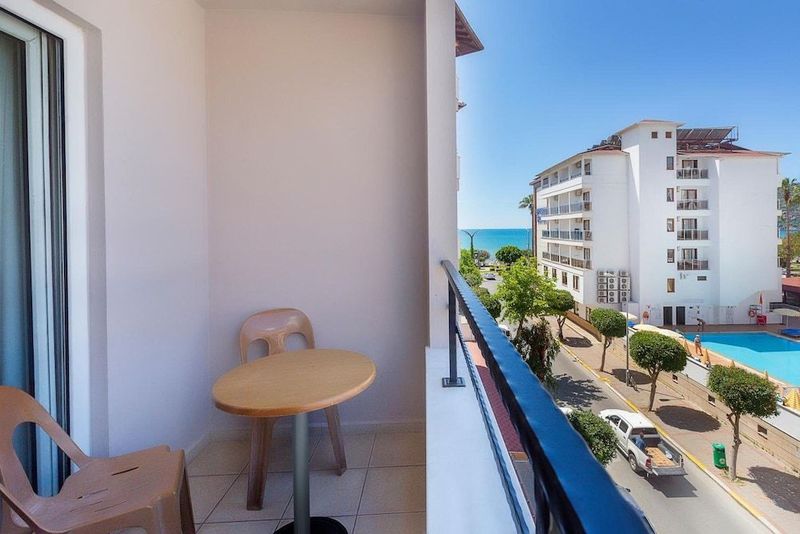 Alanya Beach Hotel - Image 2