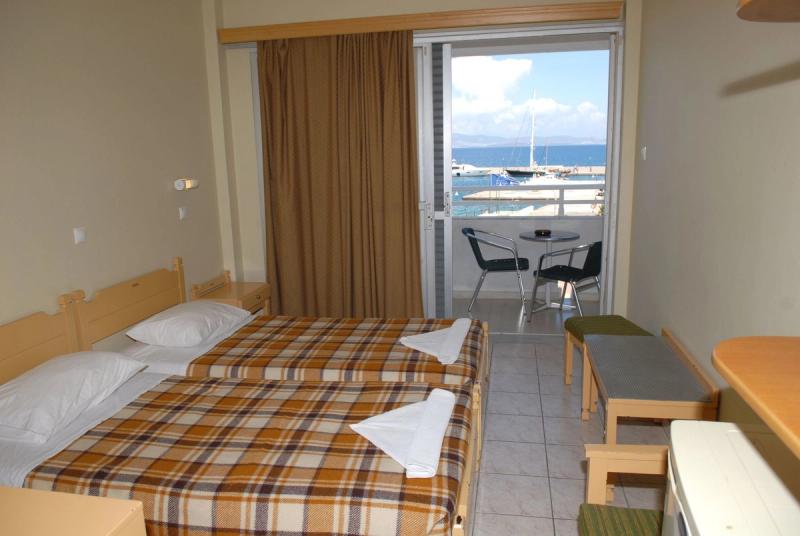 Zephyros Hotel - Image 2