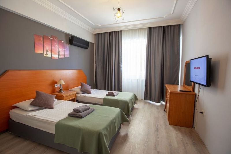 HMA Hotel Suites - Image 4