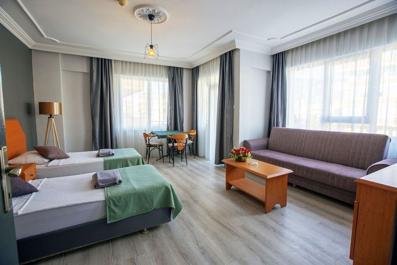 HMA Hotel Suites - Image 8