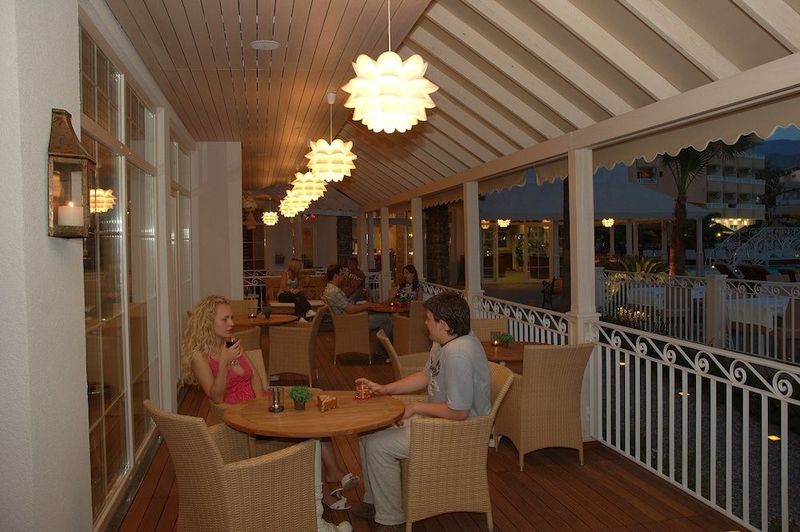 Hawaii Hotel - Image 2