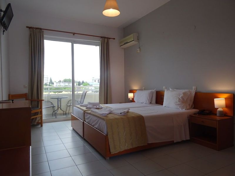 Bayside Hotel Katsaras - Image 2