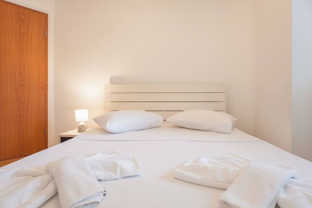 Urban Serviced Apartments - Image 7