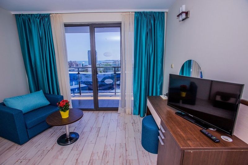Smartline Meridian Hotel - Image 8