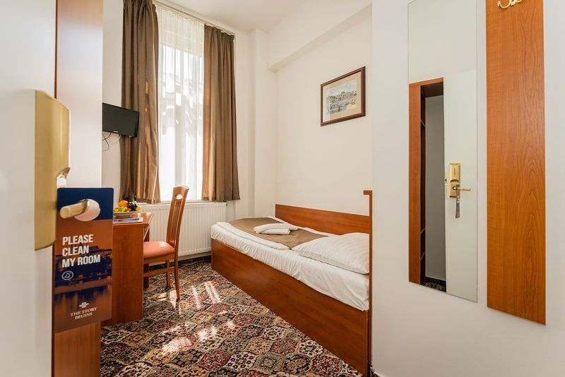 Hotel City Centre - Image 8