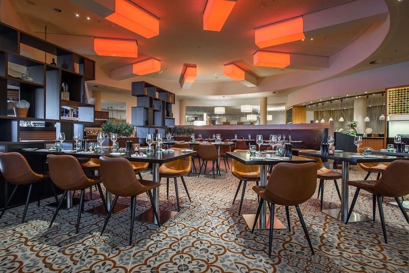 Radisson Blu Hotel, Hamburg Airport - Image 10