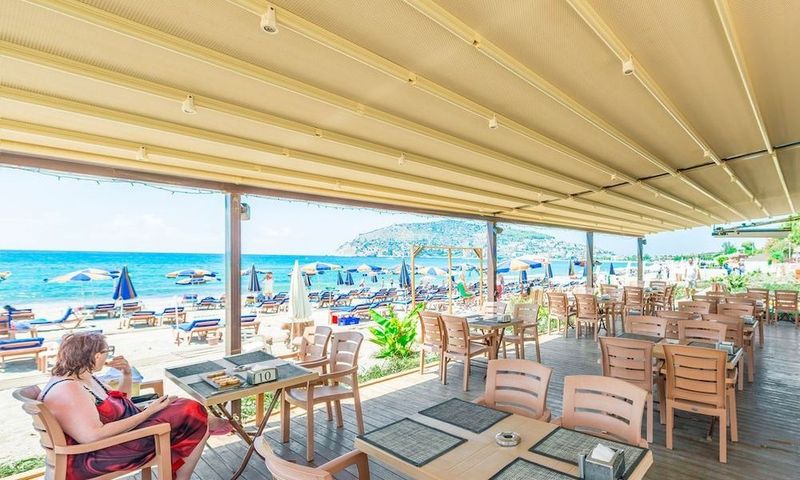 Lavinia Apart Hotel - Image 2