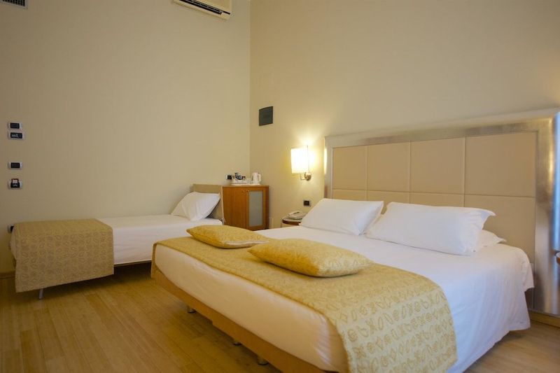 Best Western Crystal Palace Hotel - Image 10