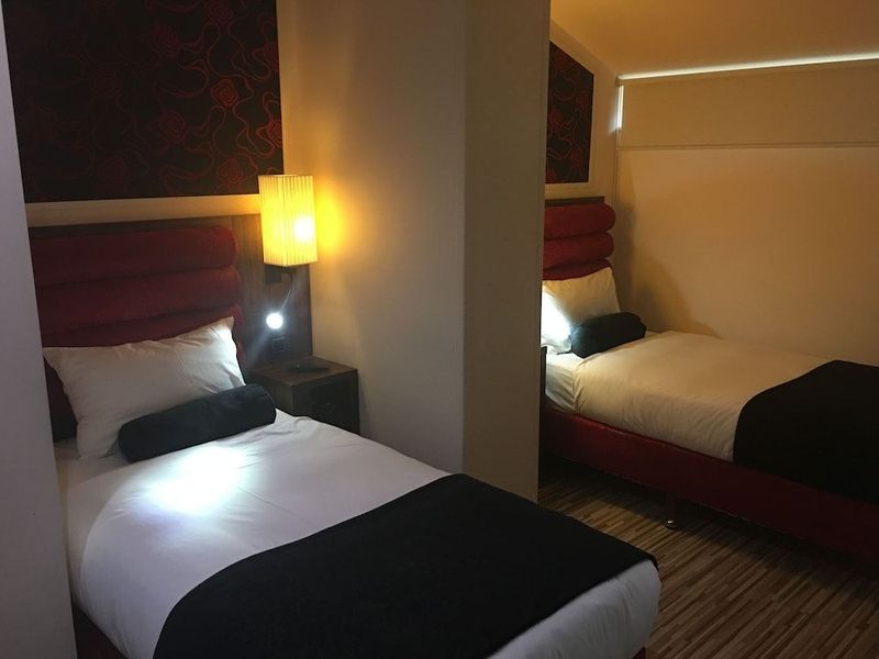 Simply Rooms & Suites - Image 3